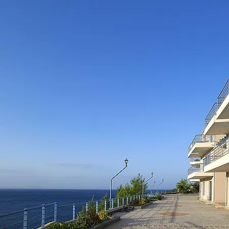 Gasthuis Xenia & Pilí