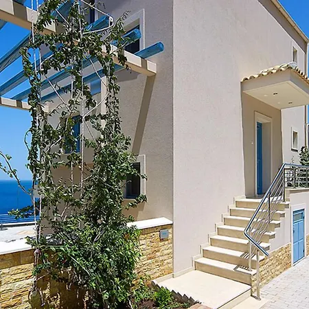 Casa de hóspedes Xenia & 4*