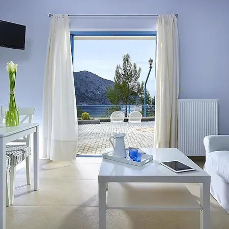 Xenia & Πανσιόν 4*